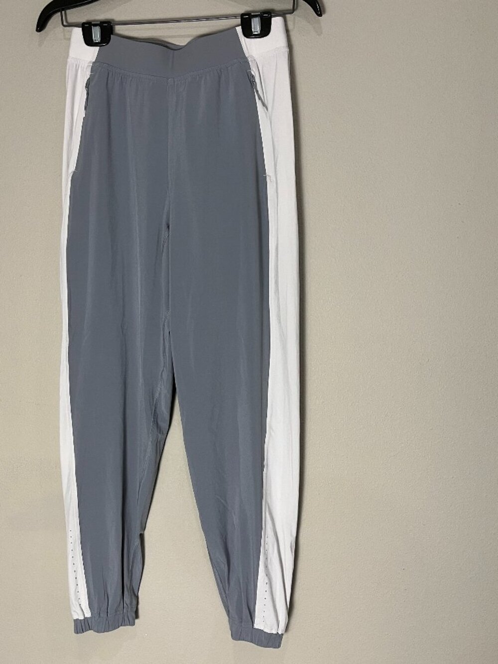 Lululemon Adapted State Jogger Pants colorblock stripe grey womens sz 6